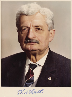 Lot 2212, Auction  106, Oberth, Hermann, 4 Briefe + signiertes Porträt