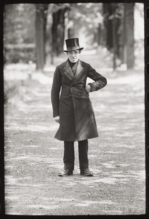 Lot 4166, Auction  121, Heyden, Bernd, Old pallbearer at Mahlsdorf cemetery, Berlin