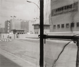 Lot 4285, Auction  123, Schmidt, Michael, Image from the series "Waffenruhe" (Checkpoint Charlie)
