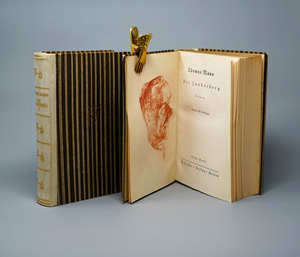 Lot 3239, Auction  125, Mann, Thomas, Der Zauberberg. 2 Bände. Berlin, S. Fischer, 1928. - 900 Exemplare in Halbpergament, signiert