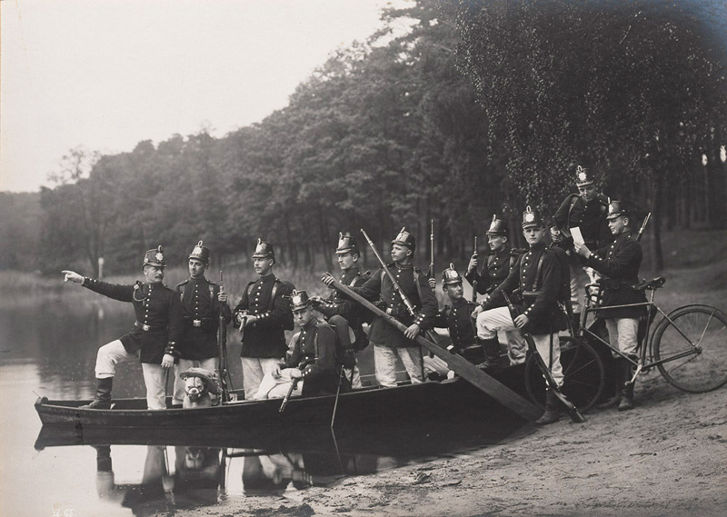 Lot 249, Auction 127, Garde-Schützen-Bataillons Fotoalbum, Album mit 24 Silbergelatineabzügen